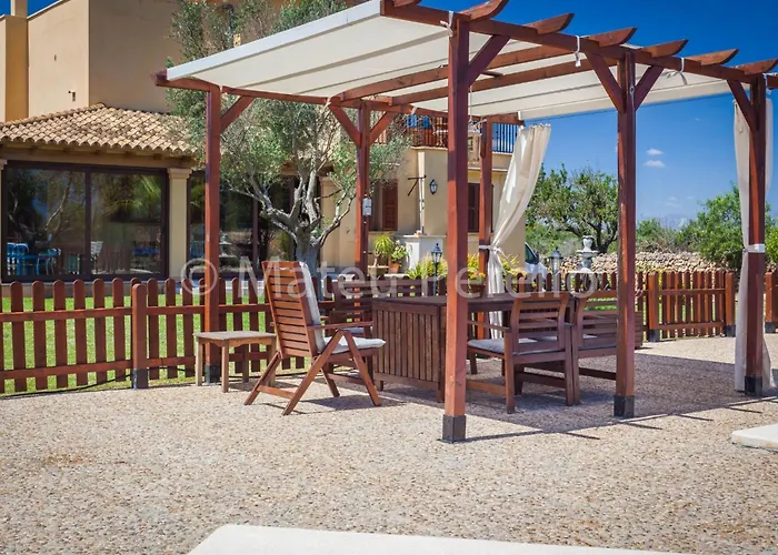 Mit 5 Schlafzimmern Und Pool Auf Dem Lande By Interhome *